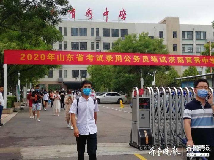 省考申论答题卡书写范例图与重要性解析