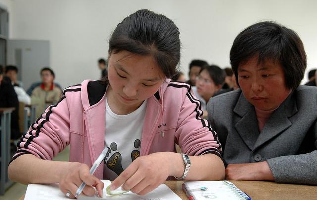 寒门子弟公务员之路的选择与挑战，重新审视与探索